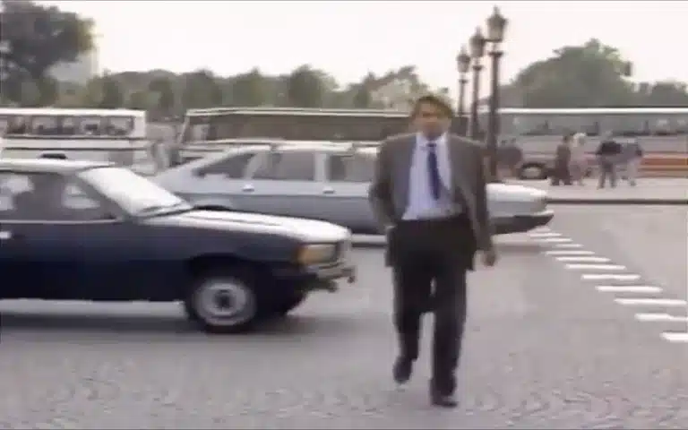 In 1984, a German reporter called Ulrich Wickert casually crossed the incredibly busy Place de la Concorde in Paris, France, on camera, in one take