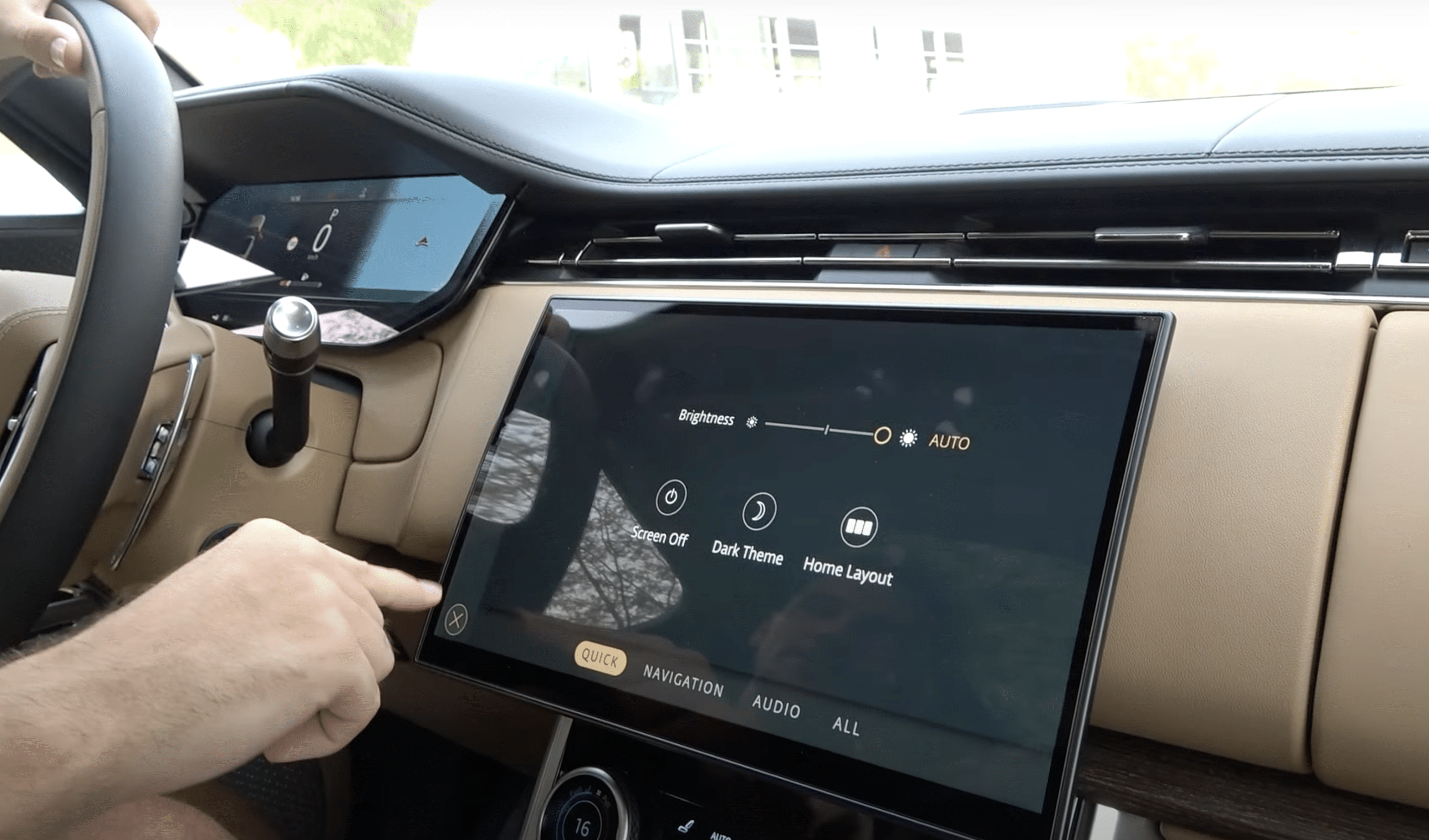 Infotainment system in the Range Rover Autobiography 2022