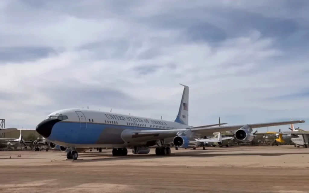 There is a massive desert aircraft storage facility in Arizona where legendary Boeing, Airbus and more planes lie