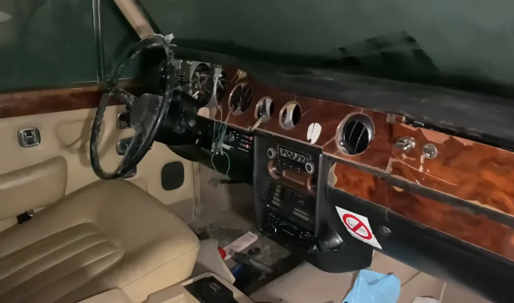 Rolls-Royce Silver Wraith II interior