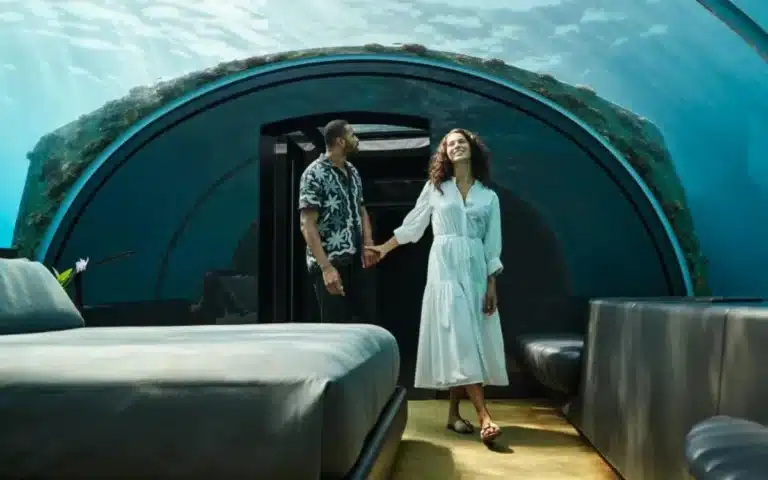Underwater hotel suite in Maldives