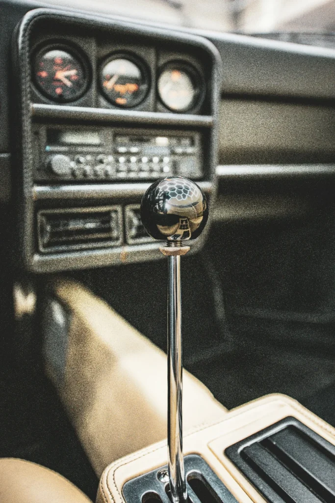 Manual transmission letter e