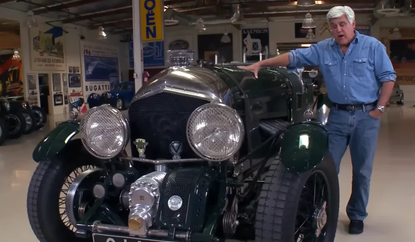 Man spots Jay Leno casually driving his 1-of-100 ‘history on wheels’ pre-war Bentley through LA traffic among Teslas and SUVs