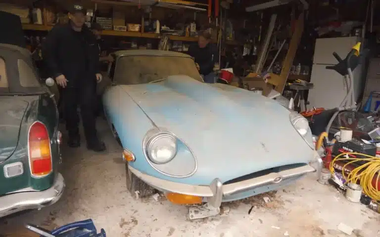 Jaguar-E-Type-was-found-in-a-barn-but-under-the-hood-it-hides-an-American-V8