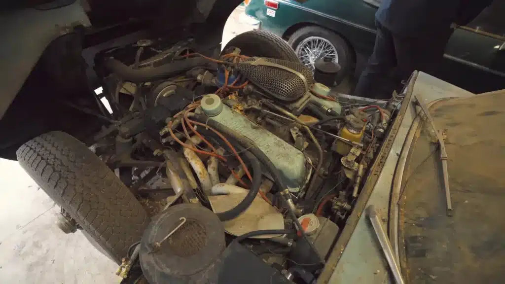 Jaguar-E-Type-was-found-in-a-barn-but-under-the-hood-it-hides-an-American-secret