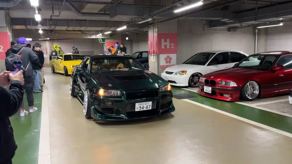 Japans-exclusive-car-meets-look-like-Tokyo-drift-in-real-life