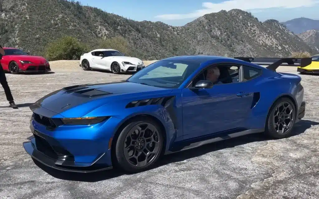 Jay Leno drew attention to an unexpected feature in his new Ford Mustang GTD as he showed off the new American sports car at a car meet