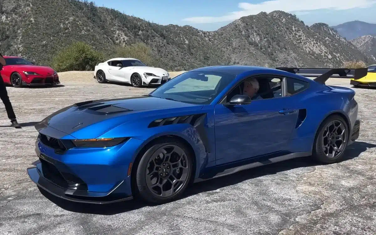 Jay Leno wanted people to check out one thing on his new Ford Mustang GTD as he showed up uninvited at car meet