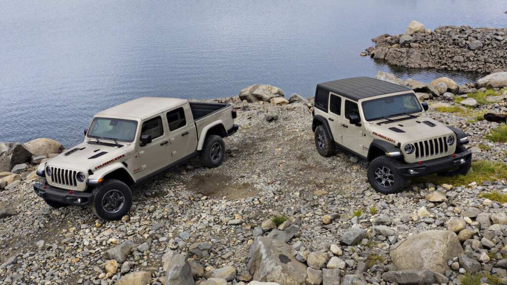 2022 Jeep Gladiator and 2022 Jeep Wrangler in limited-run Gobi exterior paint color