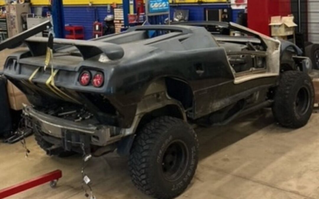 This ‘Jeeporghini’ looks like Batman’s Tumbler crammed into a supercar
