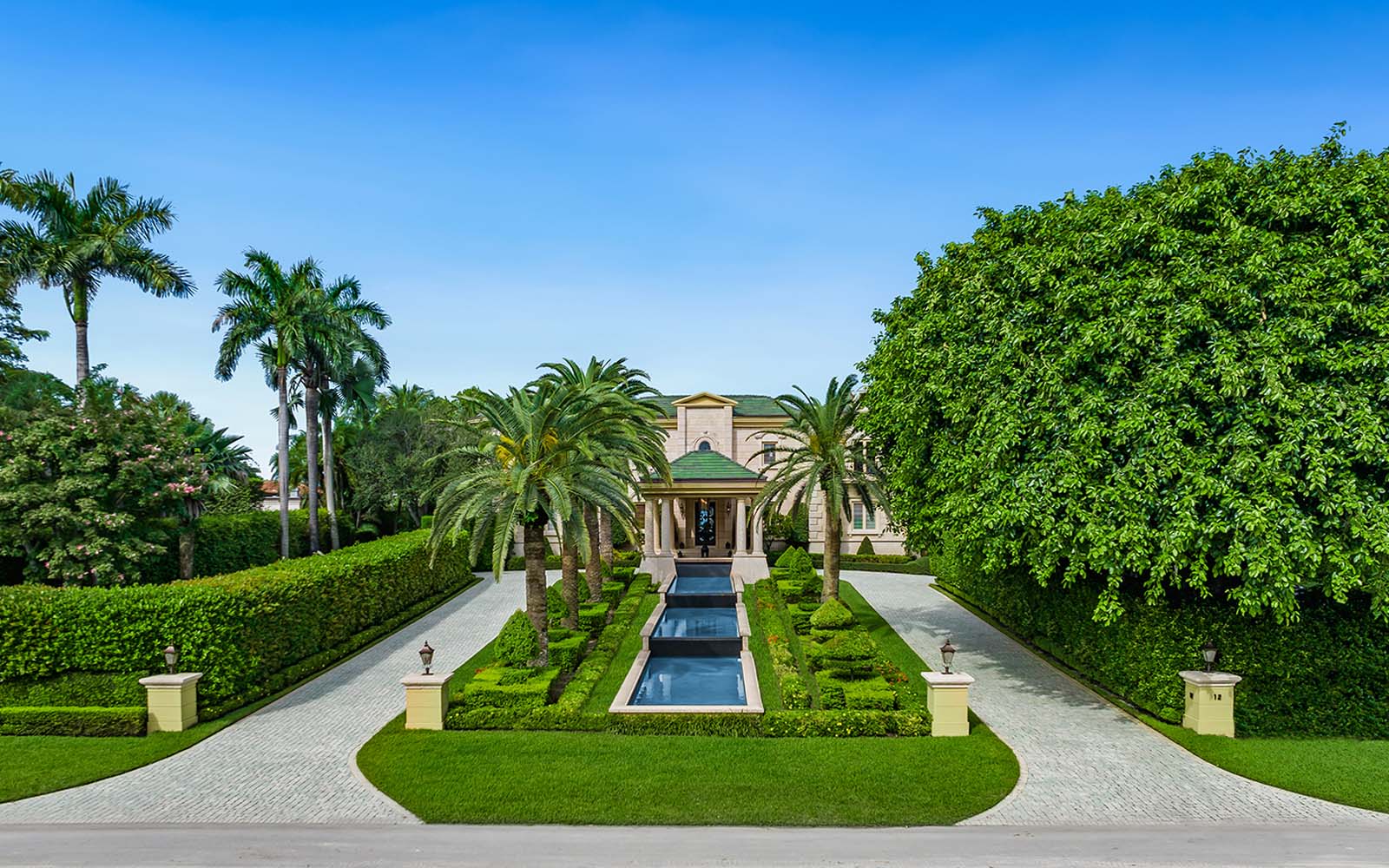 Billionaire Bernard Arnault's MuIti-Million dollar Mansions 