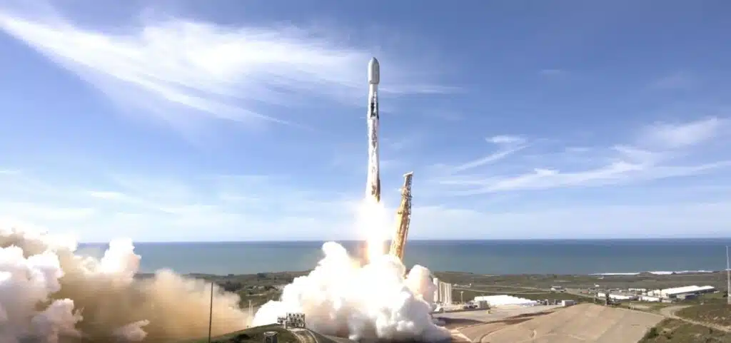 Jeff Bezos’ satellite lost power during a space mission. The space satellite was designed for global methane tracking but is now considered unrecoverable