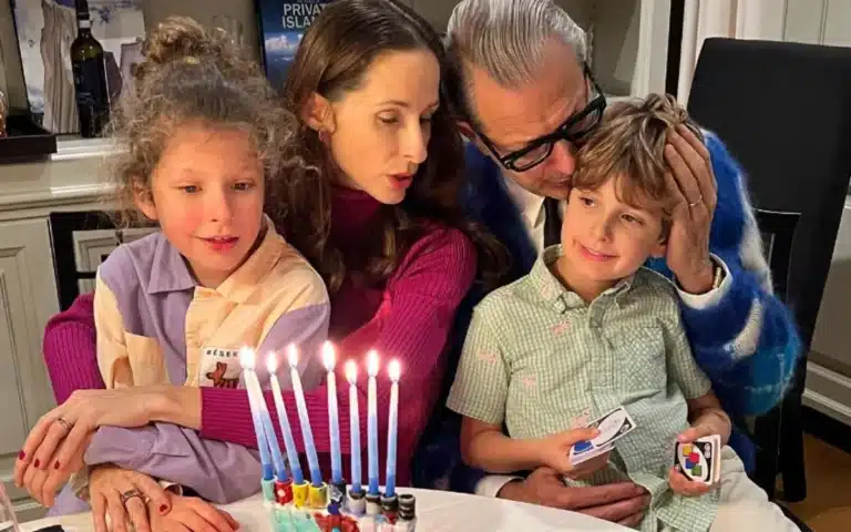 Jeff Goldblum with his family