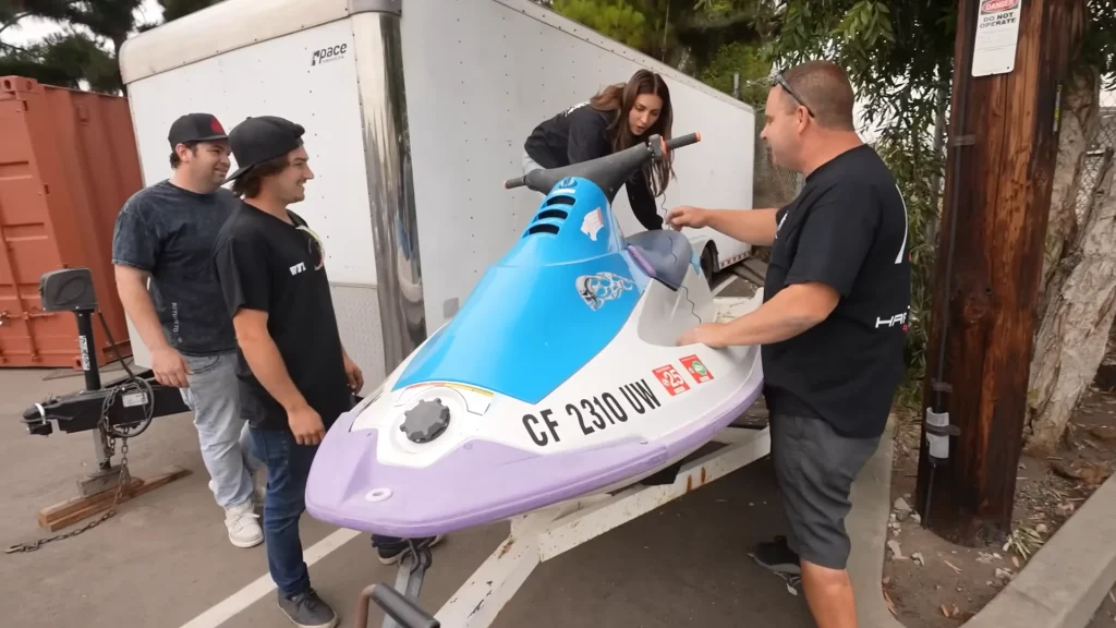 California woman compares a $500 jet ski to a $25,000 luxury one and delivers a very surprising verdict