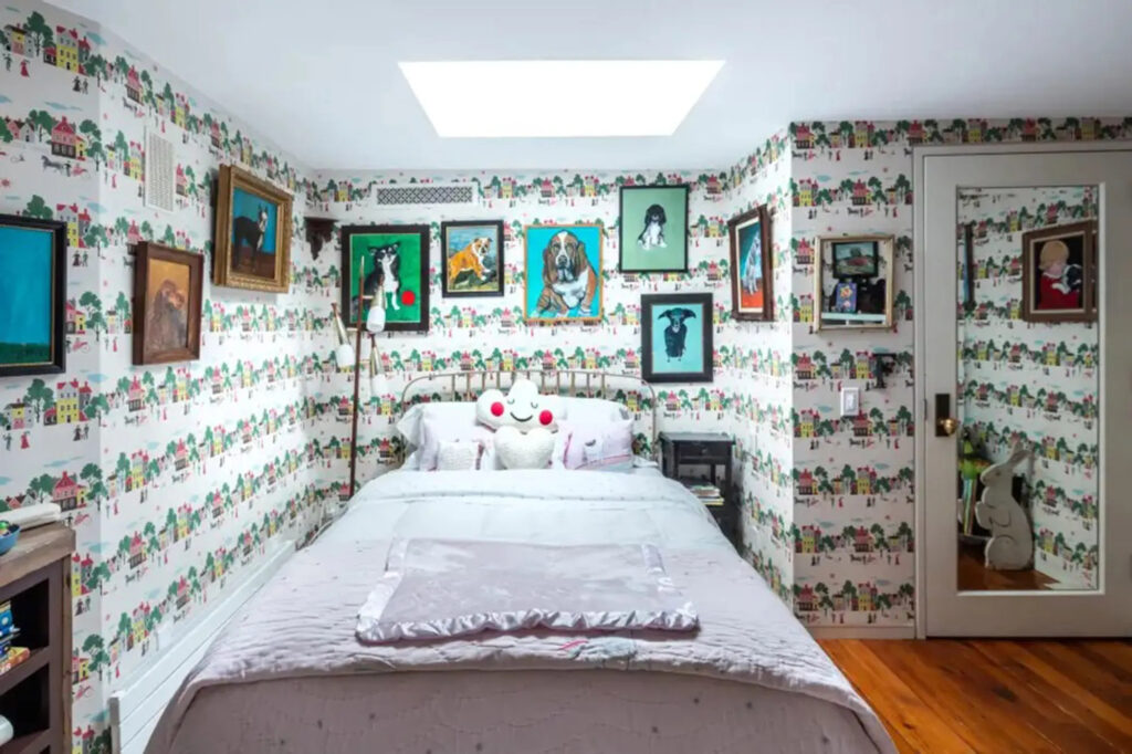 Jimmy Fallon's NYC house, bedroom