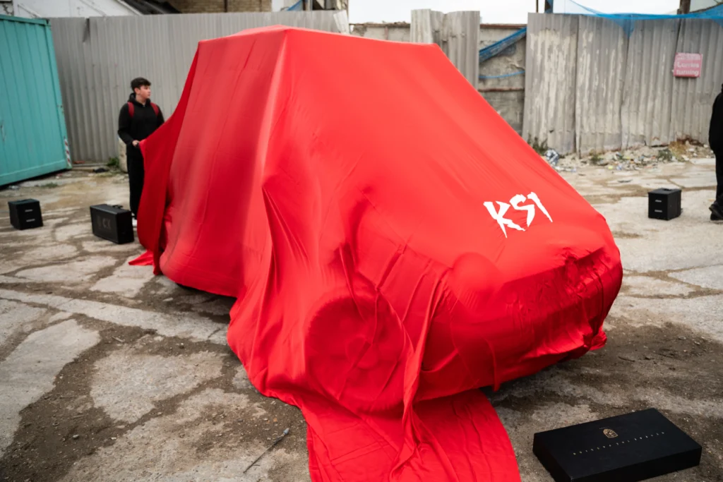 YouTuber buys KSI's old Volkswagen Lupo and turns it into a off-road monster within a week