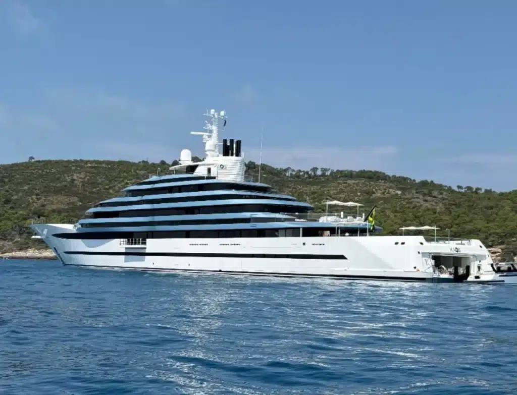 Kaos, a superyacht originally designed for the Emir of Qatar and now owned by the heir to the Walmart fortune, was just spotted in Italy