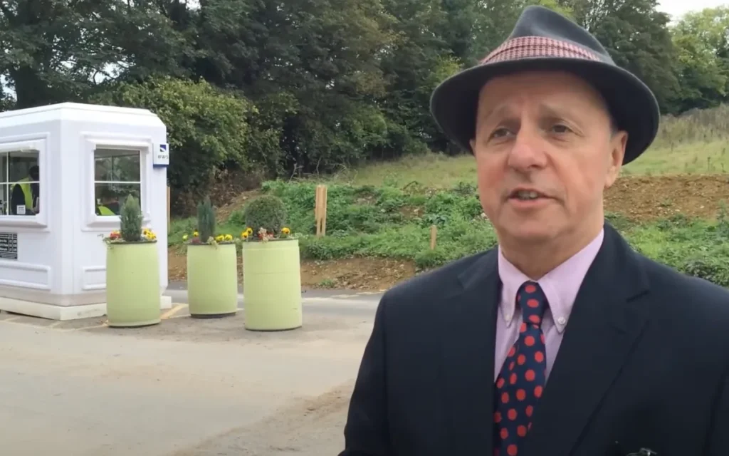 Man set up his own toll road without planning permission and made huge amount within days after attracting over 100,000 vehicles