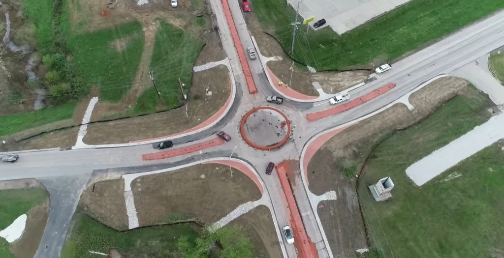 A Kentucky roundabout opened and the footage of Americans using it for the first time is absolute chaos