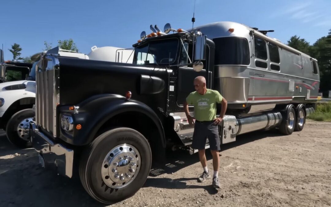 This trucker made the ultimate camper out of a Kenworth and an Airstream