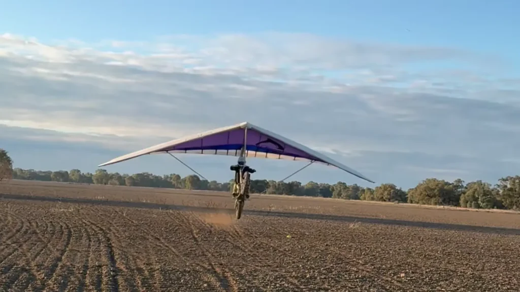 YouTuber creates kite bike
