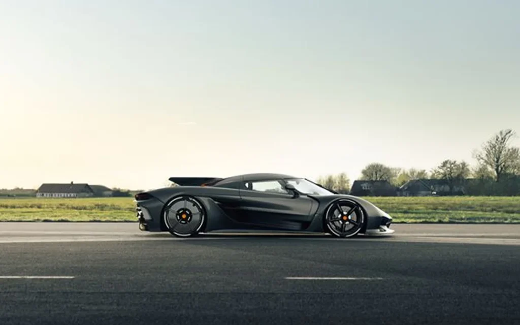 This is the Nur Revenge, a one-off Koenigsegg Jesko that has risen from the ashes of its burnt-out predecessor that was engulfed in flames in a freak accident