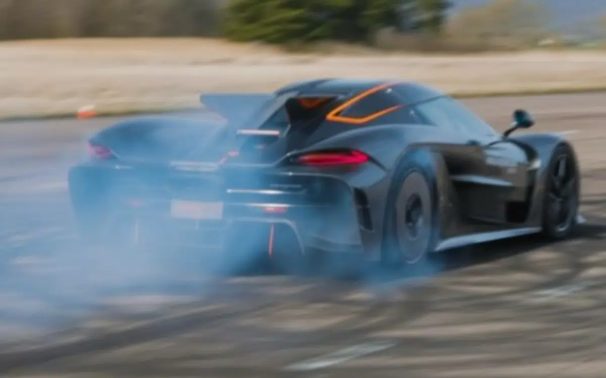 Koenigsegg Jesko Absolut just set a record for highest top speed in a standing 1/2 mile