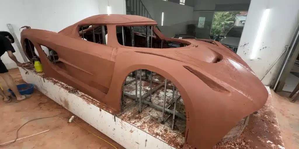 Using clay to make Koenigsegg Jesko replica