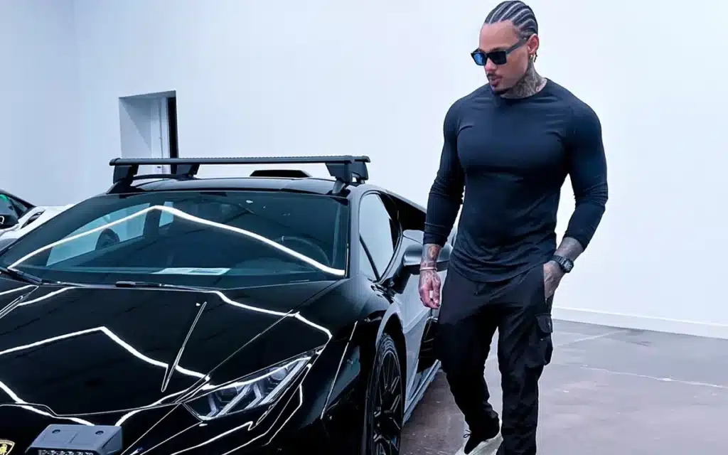Son surprised at LAX as dad pulls up in Lamborghini Huracán and he doesn't know it's him in heartwarming clip