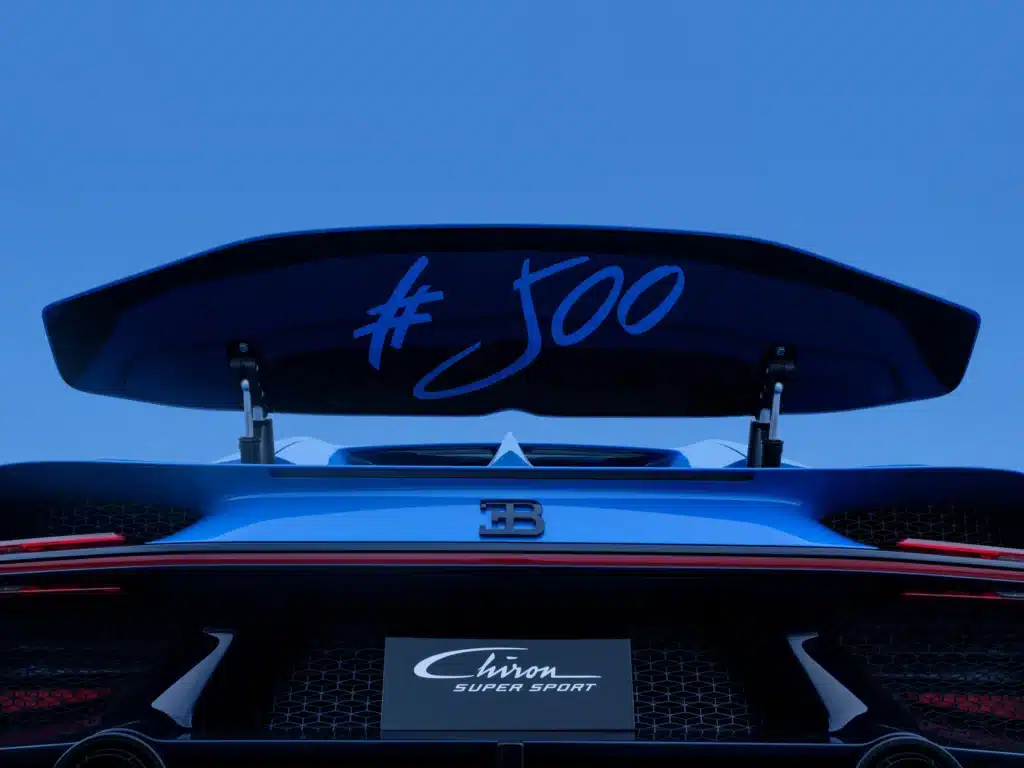 500 written on Bugatti Chiron L'Ultime