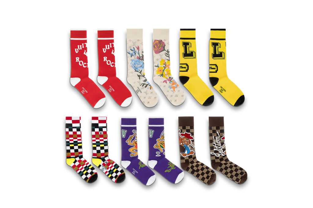LV, six pairs of socks
