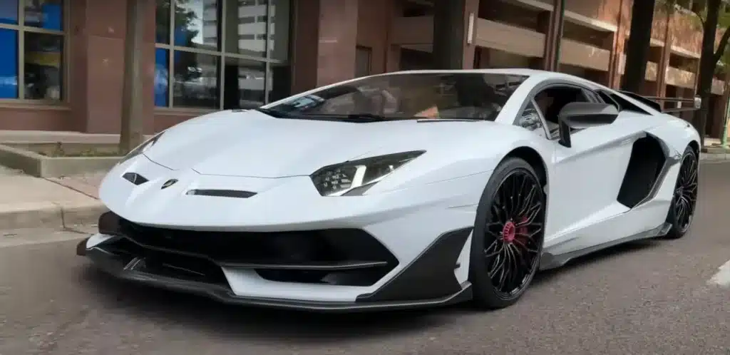 Lamborghini Aventador

Cost