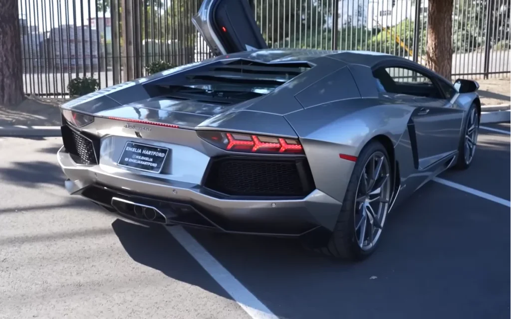 California woman puts a F1 race exhaust on her V12 Lamborghini Aventador and the sound it makes is monstrous