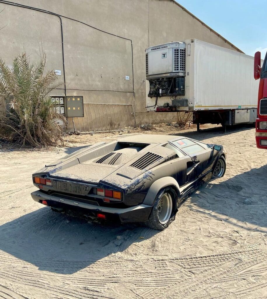Lamborghini Countach abandoned in Dubai