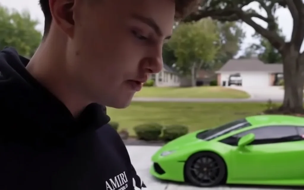 Teen gets HOA letter about his Lamborghini and responds with a clear rich-kid message