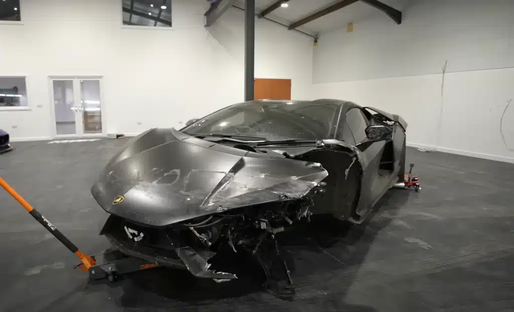 Lamborghini Revuelto Crash Damaged