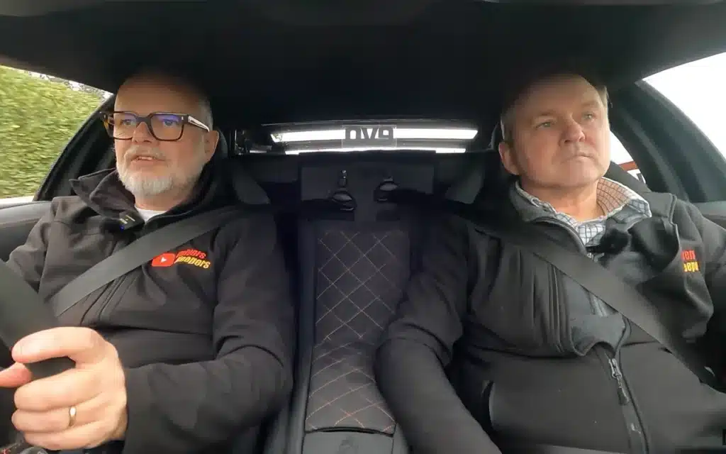 After receiving a $90k quote to fix his world's highest mileage supercar - a Lamborghini Murciélago - this UK man fixed it himself cheap