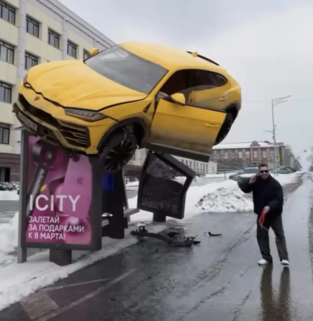 Urus Lamborghini Bus Shelter