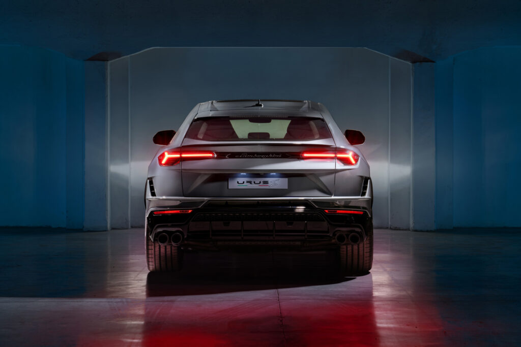 4 новых суперкара Lamborghini появятся в этом году; Lamborghini EV, подключаемые суперкары для подражания