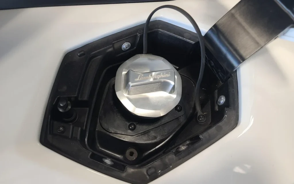 Repairing a Lamborghini Aventador is never cheap, but this US mechanic managed to find a surprisingly cheap fix, thanks to a hidden Ford part.