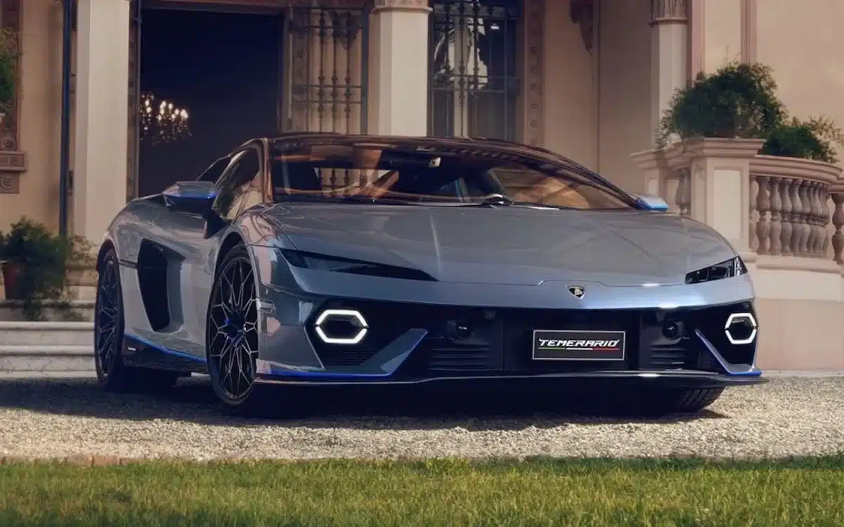 Lamborghini shows off its beautiful first custom Temerario packing 907hp
