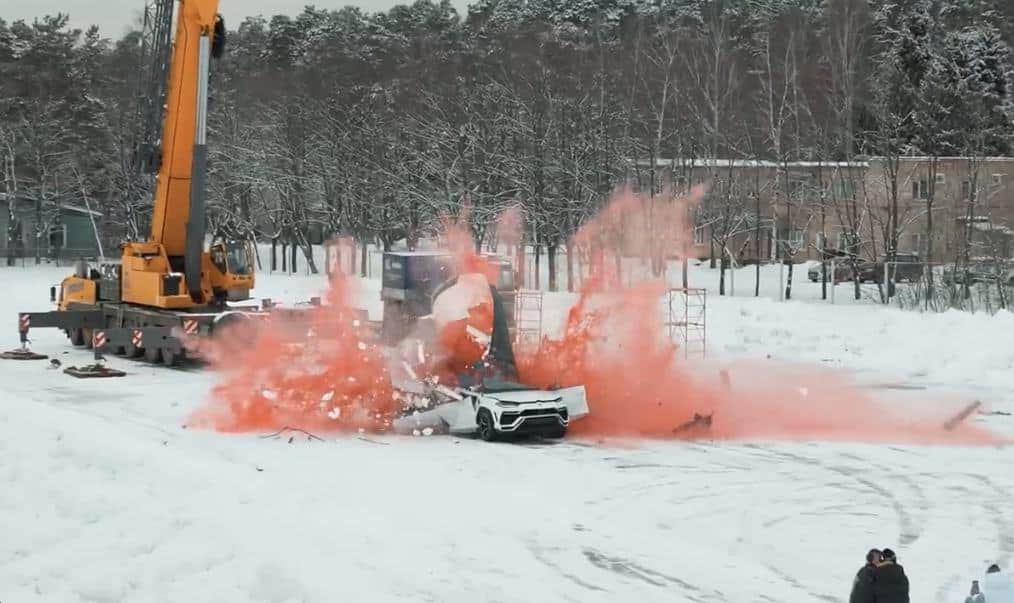 Lamborghini Urus destroyed