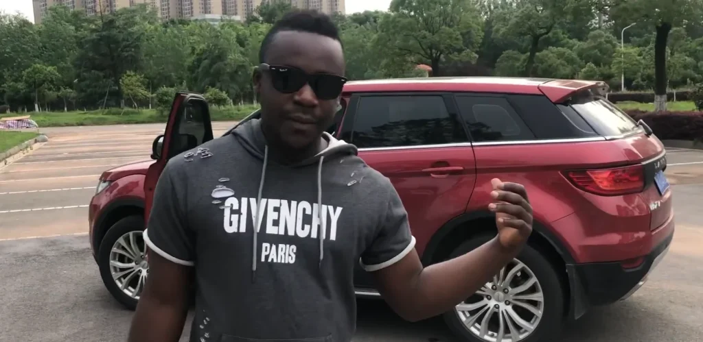 Man buys $12,000 Chinese Land Rover replica then claims no one will suspect a thing once he replaces the branding