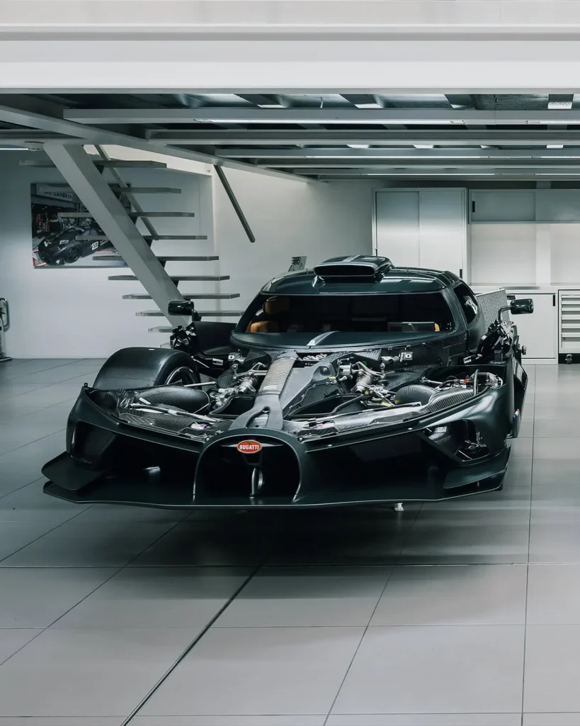 Lanzante just unveiled the first road-legal Bugatti Bolide at Goodwood, and it looks spectacular