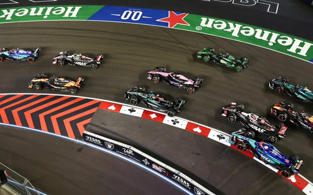 Here is the real reason why Las Vegas doesn't have any lines dividing its road lanes, and why it makes total sense not to have them