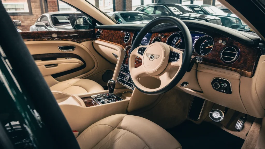 Man finds the last-ever Bentley Mulsanne EWB that was commissioned by Her Majesty Queen Elizabeth II and it’s absolutely jaw-dropping