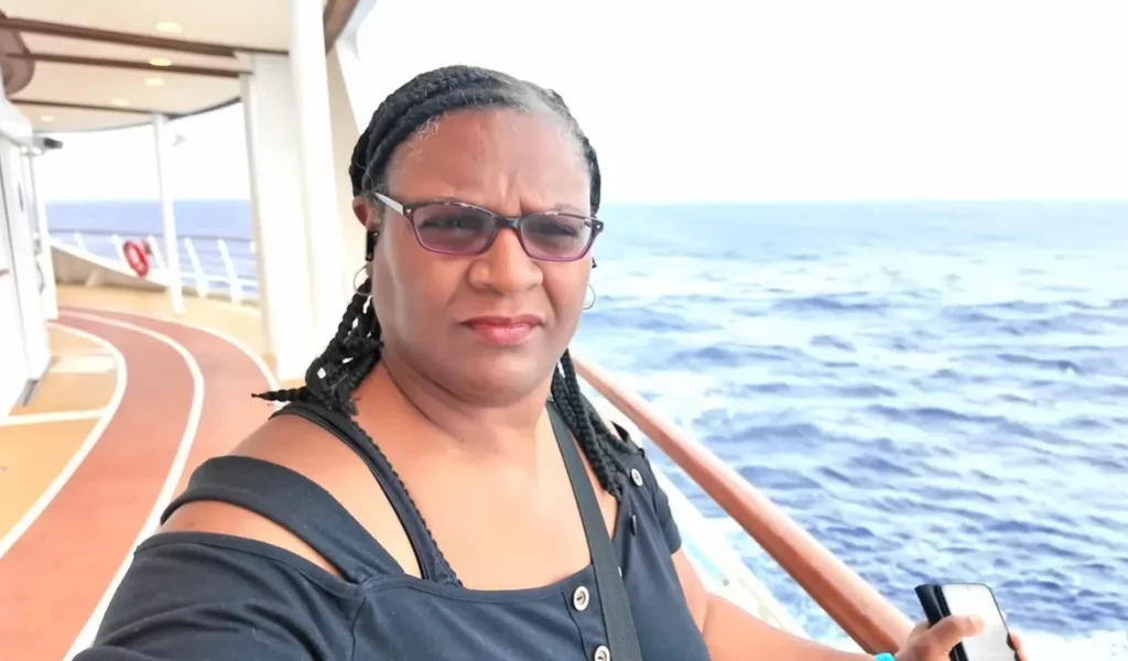 US woman booking 30 consecutive cruises breaks down if full-time cruise living is really cheaper than land