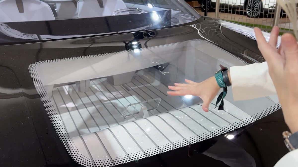 Transparent hood of the Lincoln Star Concept