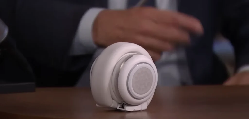 Linus Tech Tips shows Jimmy Fallon some bizarre technology and the comedian can't believe what he sees