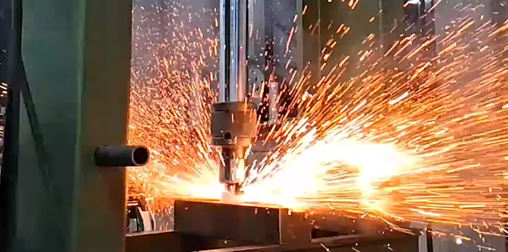 Man shows the surprising truth about whether water can stop a lithium battery fire